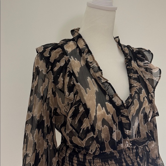 grade & gather Tops - Chic Ruffled Women's Blouse in Black and Tan